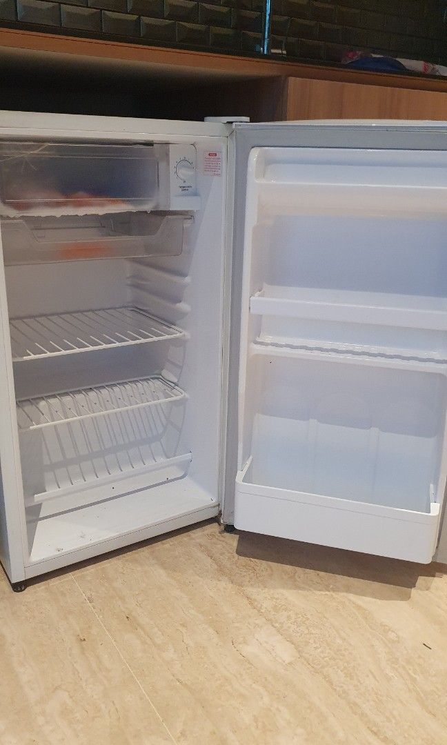 LG Mini Fridge, TV & Home Appliances, Kitchen Appliances, Refrigerators