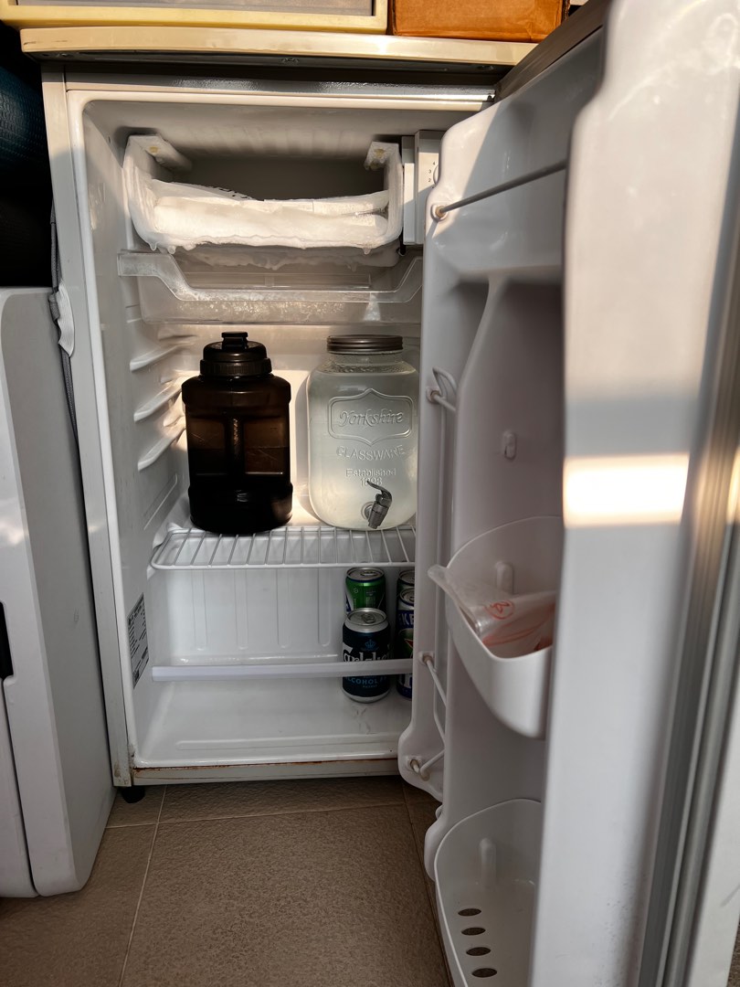 LG mini refrigerator and freezer., TV & Home Appliances, Kitchen