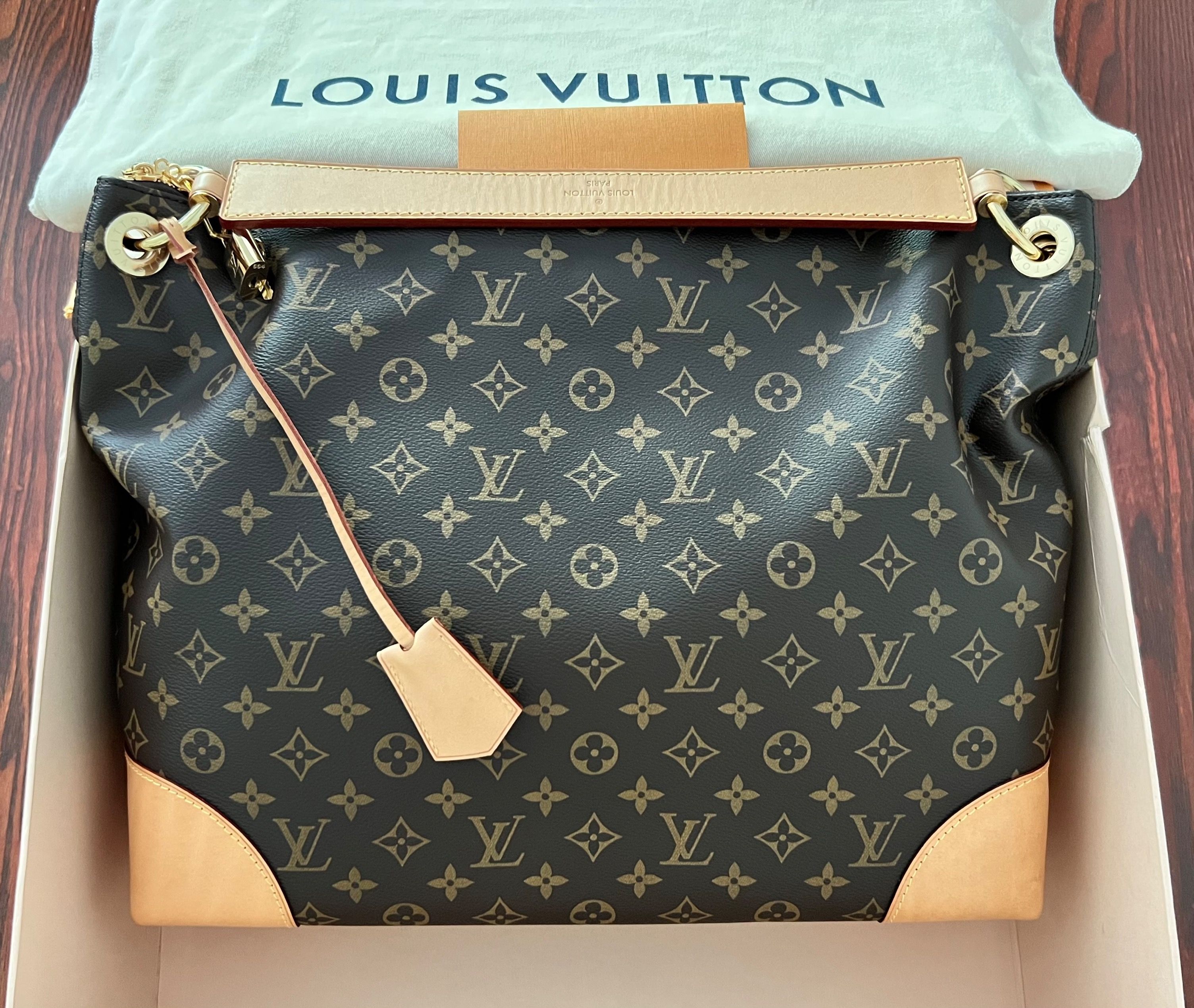 LNIB Louis Vuitton Berri MM Monogram Canvas Shoulder Bag in near