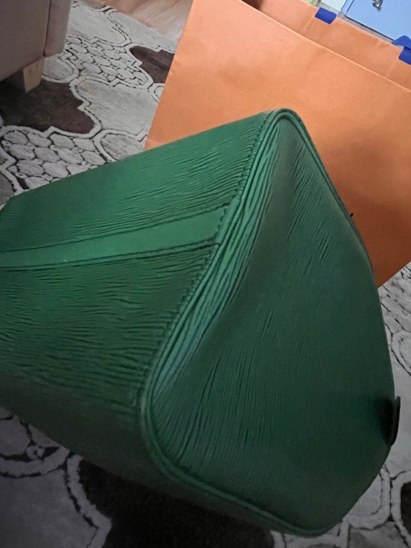 LV Epi Speedy (Category: Luxury Bags & Wallets) located in Taguig. Submitted by ayieabolencia (Listing ID 1227344456, Image 3). Description: Slightly negotiable Open for swap.