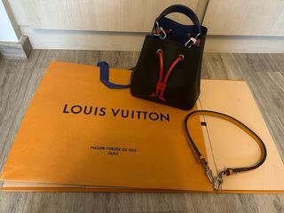 LOUIS VUITTON NeoNoe BB Epi Leather Rose Ballerine Bucket Drawstring Bag  M53609