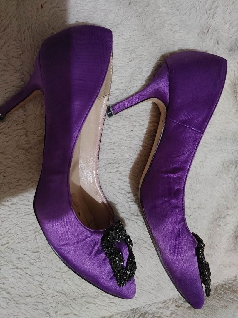 Manolo Blahnik court shoes, Luxury, Sneakers & Footwear on Carousell
