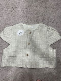 (Category: ) located in . Submitted by preloved_67 (Listing ID 1227365927, Image 1). Description: .