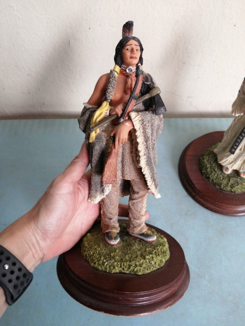 Native American Figurines The Leonardo Collection 1996, Hobbies & Toys