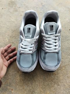 New balance 990v5 size 43