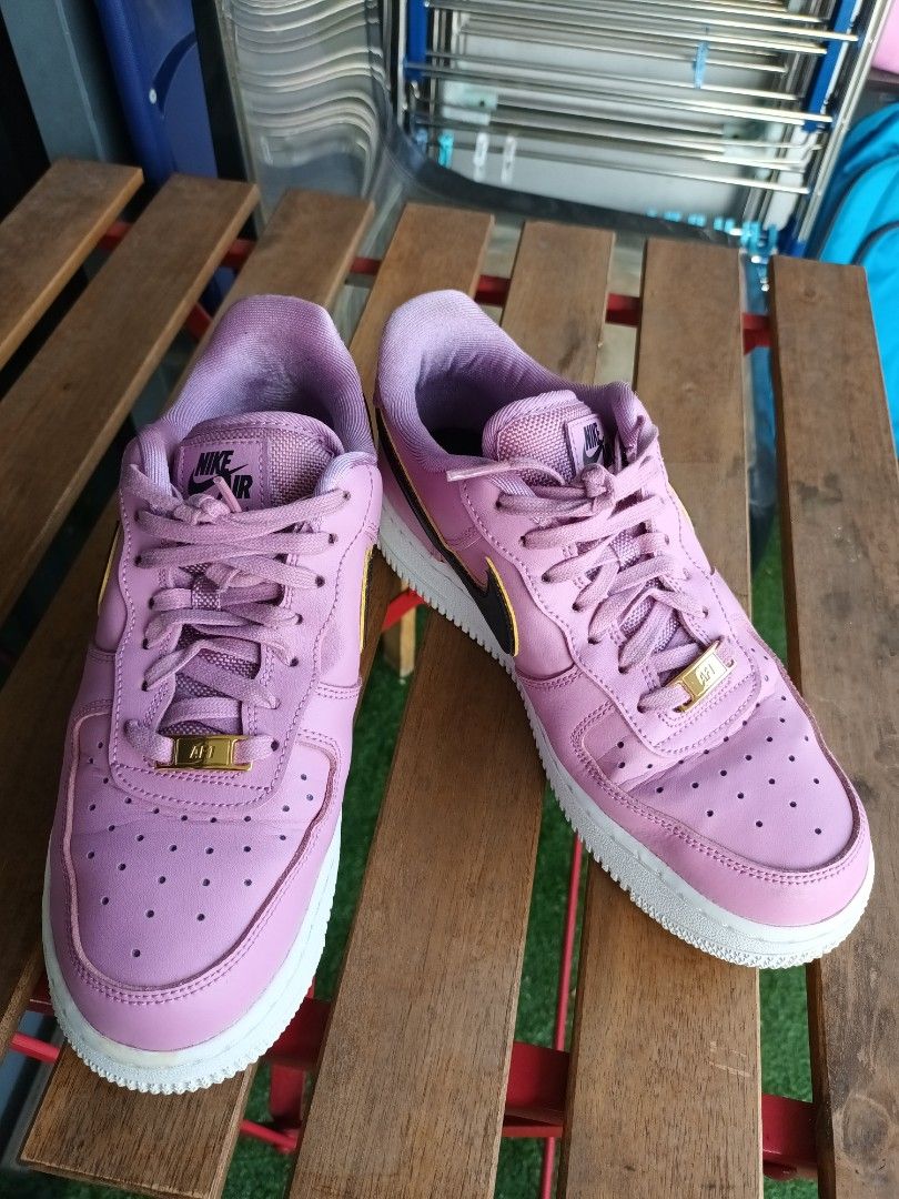 Bright pink air deals force ones