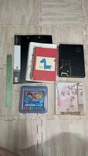拿走所有物品notebook and crayon 筆記本和蠟筆