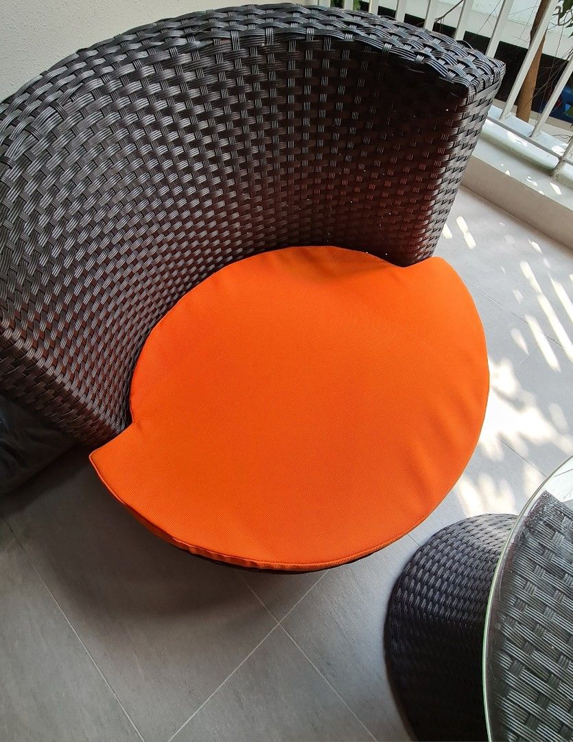 Stackable outdoor rattan chairs and coffee table set, Furniture & Home