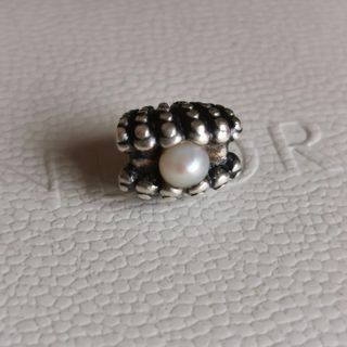 Pandora shell with pearl charm
