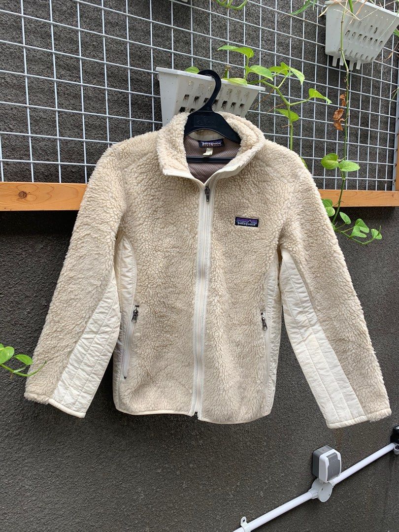 Patagonia fleece sherpa, Fesyen Wanita, Pakaian Wanita, Atasan di Carousell
