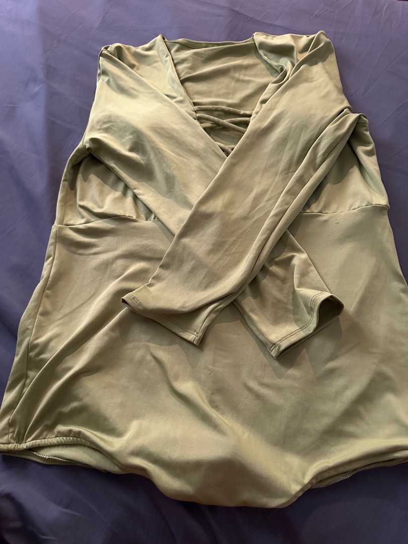 Plus size rash guard on Carousell