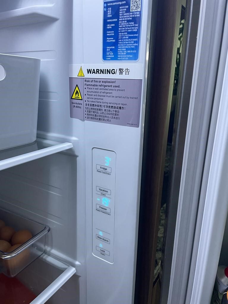 SAMSUNG RS62R5004M9 2 door side by side FRIDGE & FREEZER, TV & Home