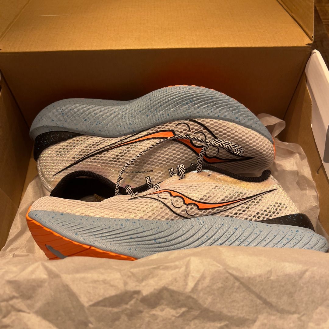 saucony carbon fiber