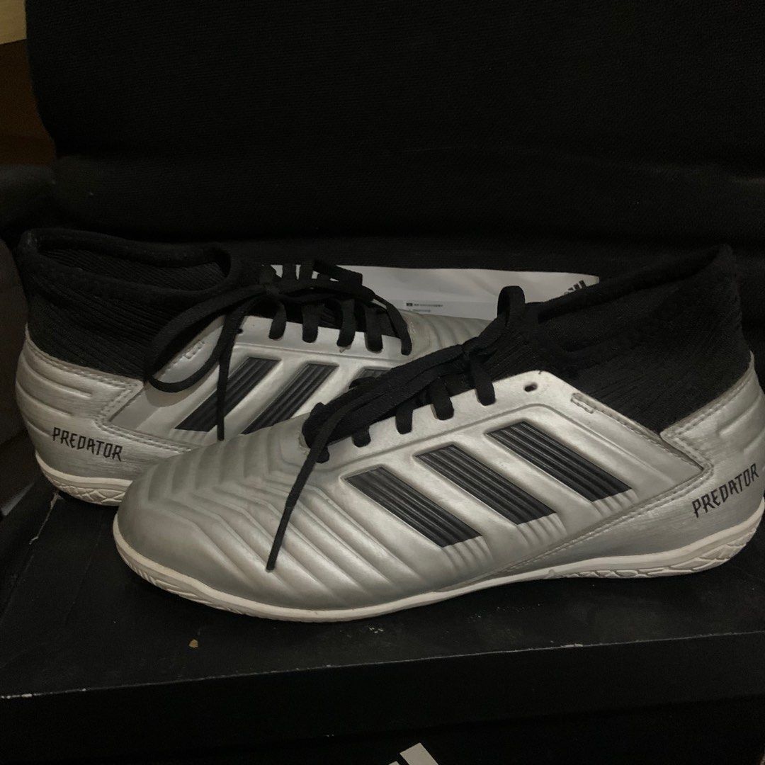 Sepatu futsal on sale adidas silver
