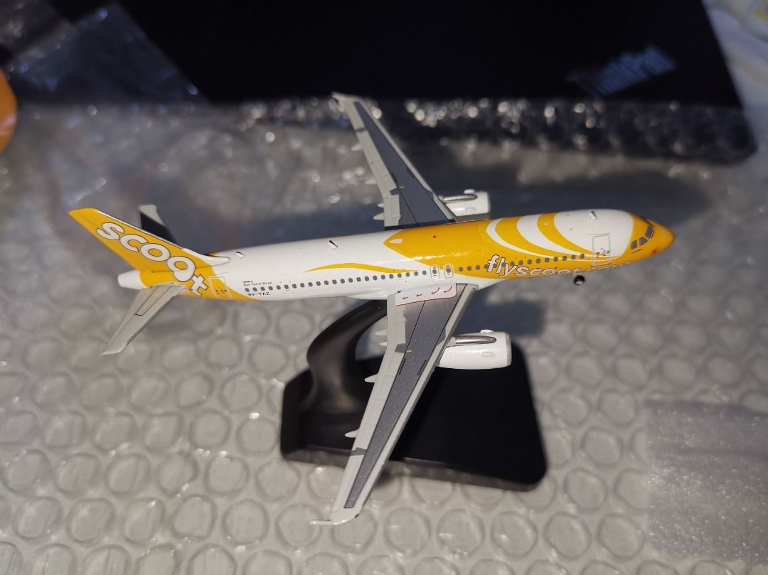 セール Phoenix ころがり 1/400 scoot a320セット