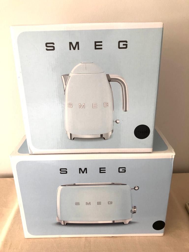 SMEG TOASTER & KETTLE ( BLACK COLOUR ), TV & Home Appliances, Kitchen