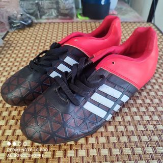 SOCCER / FOOTBALL SHOES Size 36