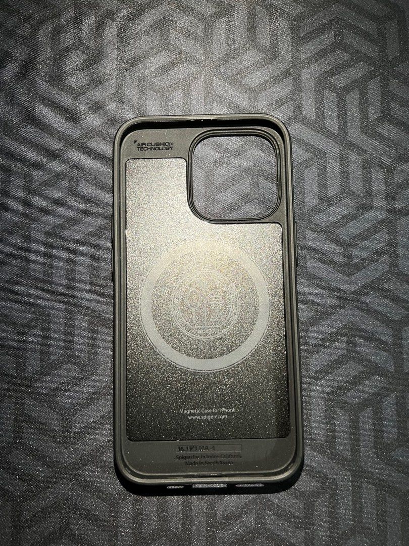 Spigen Mag Armor Magsafe Matte Case Iphone 13 Pro, Telepon Seluler & Tablet, Aksesoris Tablet
