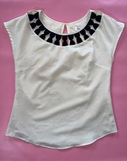 Sunny Girl White Cream Business Top Blouse Office Top round neck size 8