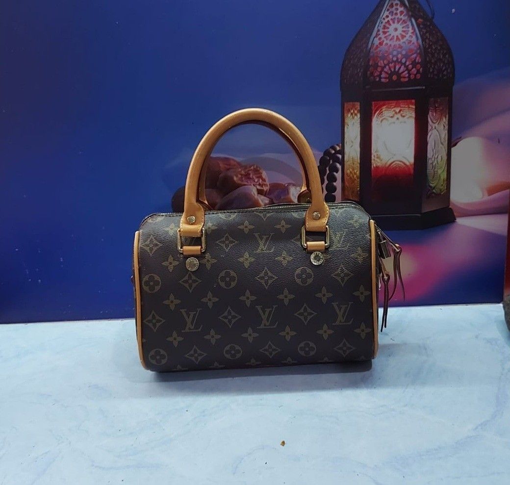 Tas Louis Vuitton Original Speedy Brown Monogram Embossed Hand Bag, Fesyen  Wanita, Tas & Dompet di Carousell