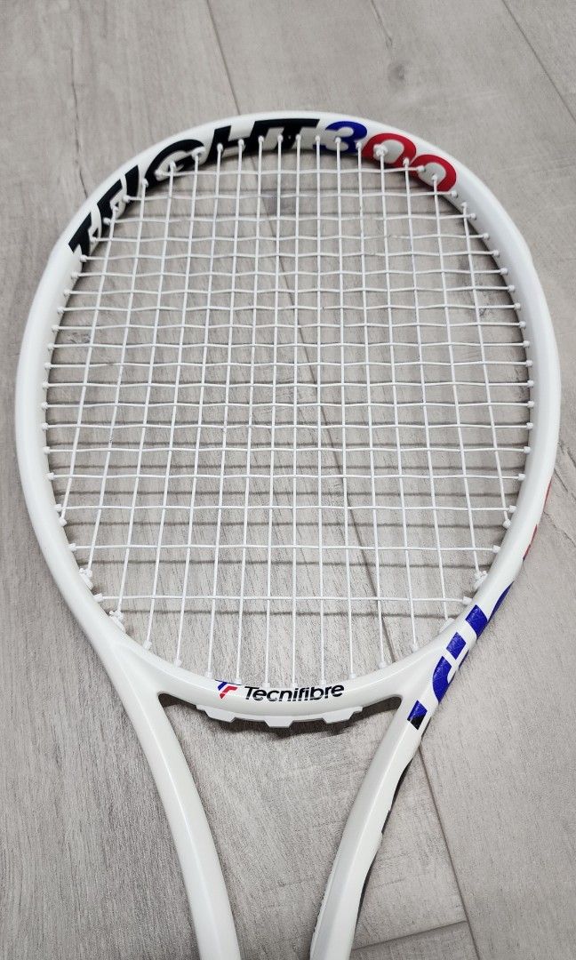 Tennis racquet (technifibre), 運動產品, 運動與體育, 運動與體育 球拍和球類運動 Carousell