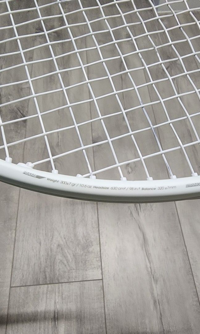 Tennis racquet (technifibre), 運動產品, 運動與體育, 運動與體育 球拍和球類運動 Carousell