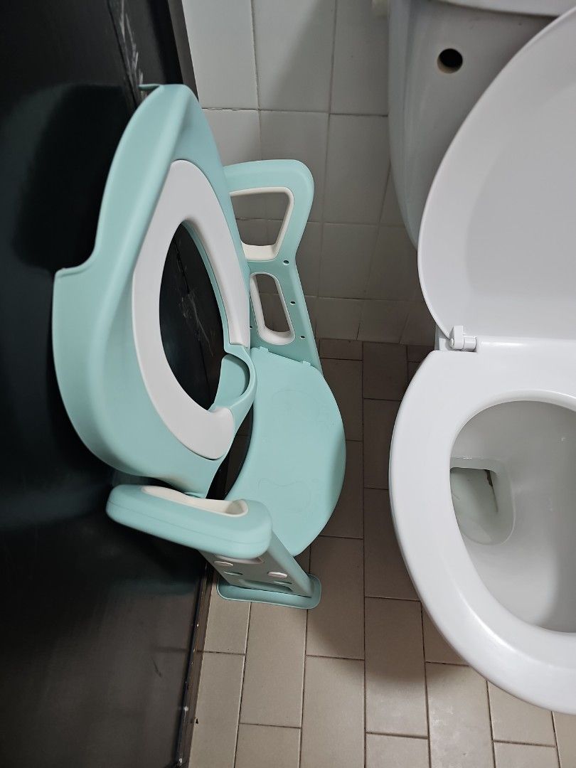 Toilet outlet seat topper