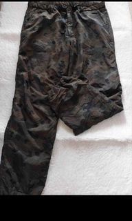 Uniqlo NYLON  CAMOUFLAGE  jogger Pants