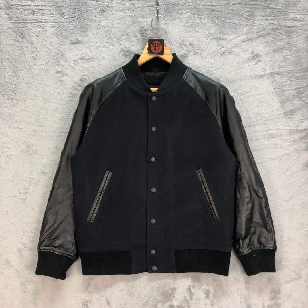 UNIQLO STADIUM JACKET on Carousell