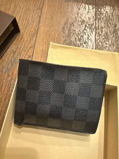 Louis Vuitton Virgil Abloh's Climbing Theme Triple Wallet, Men's Fashion,  Watches & Accessories, Wallets & Card Holders on Carousell