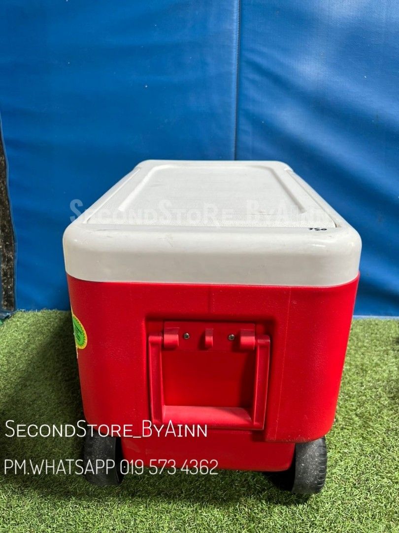 Used Igloo Ice Box, TV & Home Appliances, Other Home Appliances on