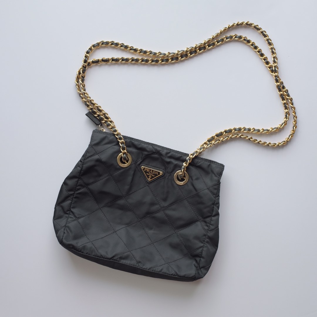 Vintage Prada Quilted Nylon Shoulder Bag, 名牌, 手袋及銀包 Carousell