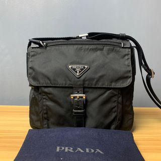 Prada Small Tote Bag – yourvintagelvoe