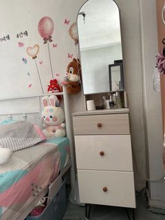 (Category: ) located in . Submitted by nicolien (Listing ID 1227347770, Image 1). Description: .
