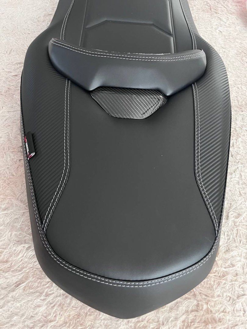 Yamaha xmax sports comfort seat with carbon (lowered), Motorcycles