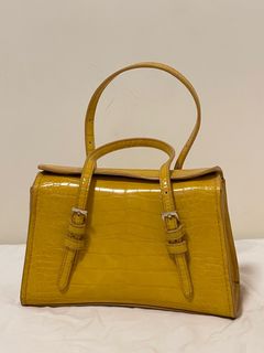 （分類：）位於 。 由 chloejoycex 提交（商品編號 1227339995，圖片 1）。簡介： 。