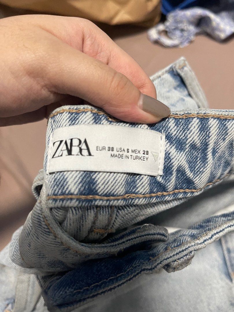 ZARA TURN UP LEG JEANS (Category: Jeans) located in Caloocan City. Submitted by tylean (Listing ID 1227369350, Image 2). Description: bnwot.