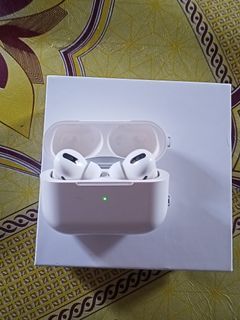Airpods Pro 1st Gen With MagSafe Charging Case