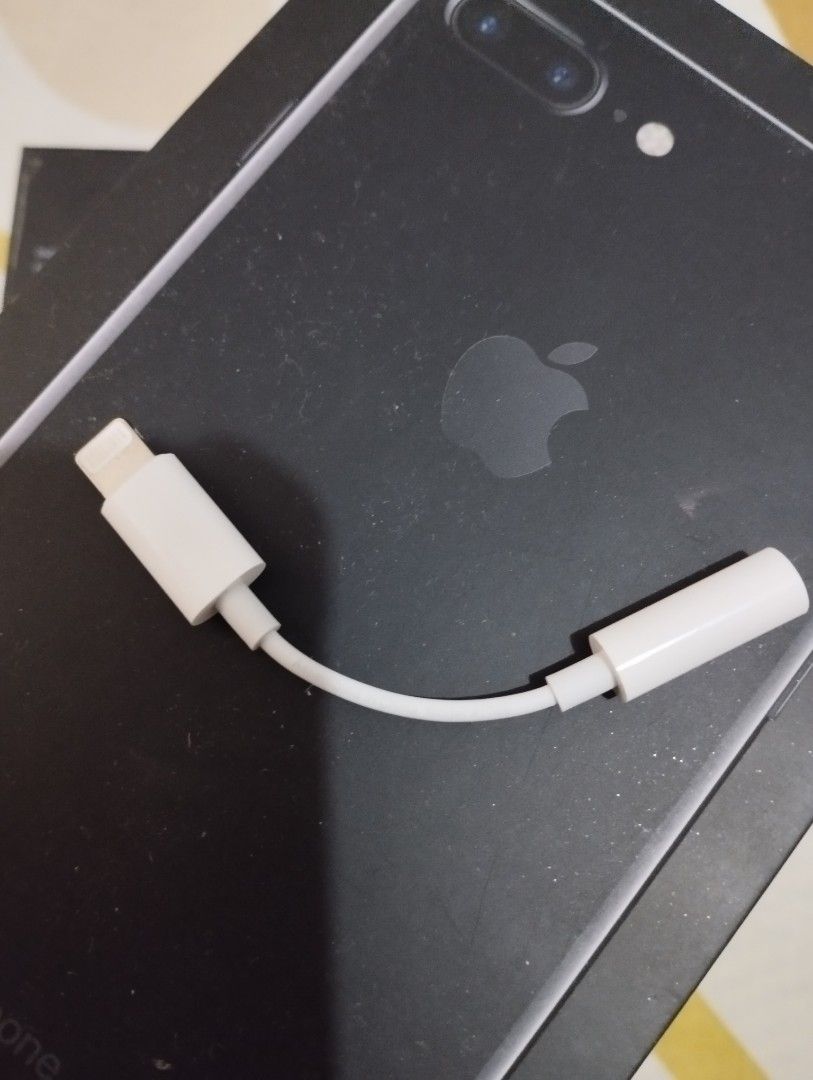 Apple Lightning to 3.5 mm Headphone Jack Adapter (Category: Cables & Adaptors) located in Paranaque City. Submitted by steffclara (Listing ID 1227491822, Image 3). Description: .