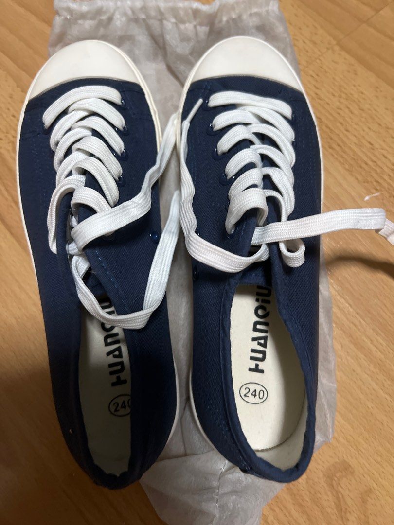 Comfy canvas online sneakers