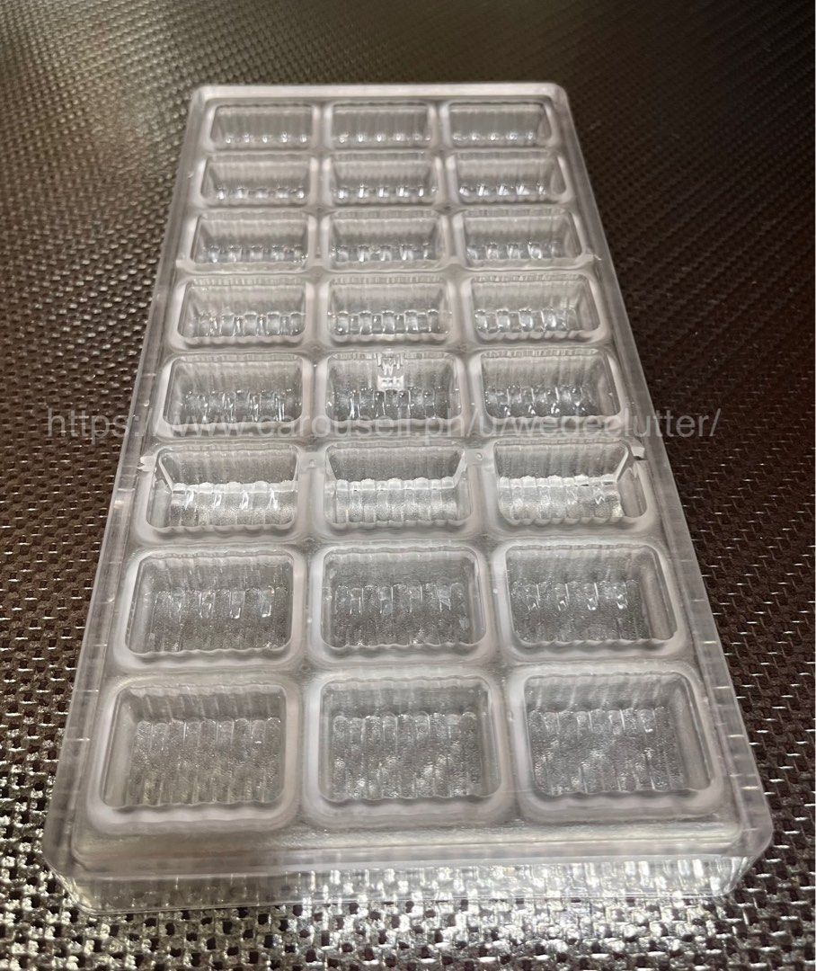 Chocolate World Mould CW1646 (Category: Bakeware) located in Quezon City. Submitted by wedeclutter (Listing ID 1227423080, Image 2). Description: Brand: Chocolate World No rush shipping Sf c/o buyer.