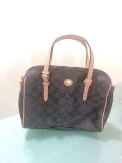 (Category: ) located in . Submitted by 2dollarsale555 (Listing ID 1227117616, Image 1). Description: .