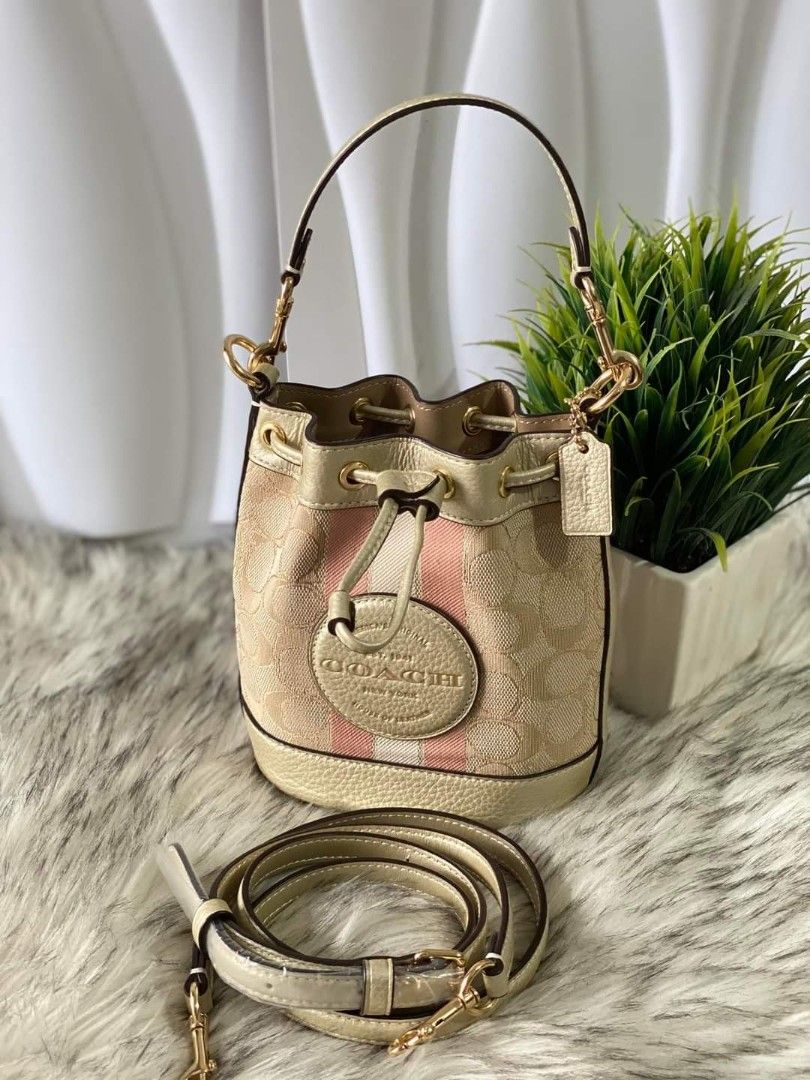 Coach bucket shop bag
