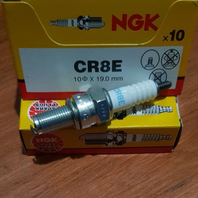 CR8E NGK SPARK PLUG Y15 / SNIPER150 / MXKING 150 / EXCITER 150 / T150