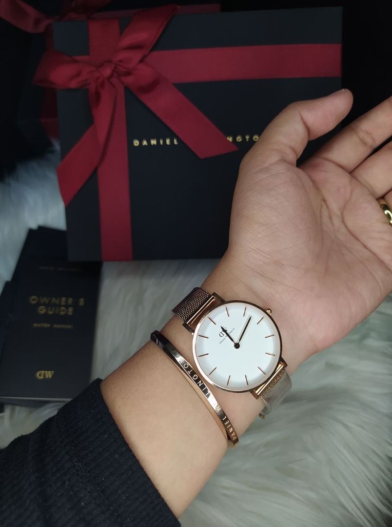 DW Black Meshstrap w/ Bangle (Black & White dial), Women's Fashion ...