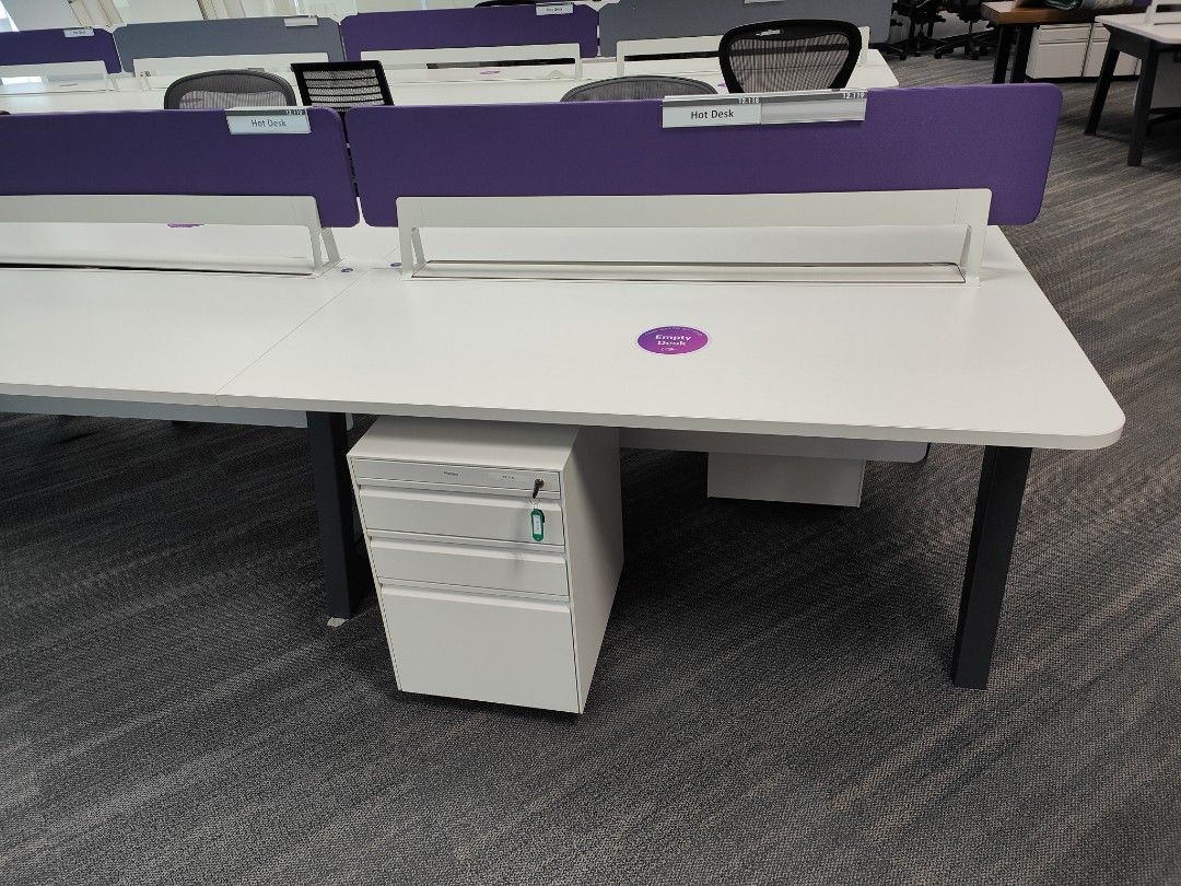 Ex stock desking system furniture warehouse sale, used office