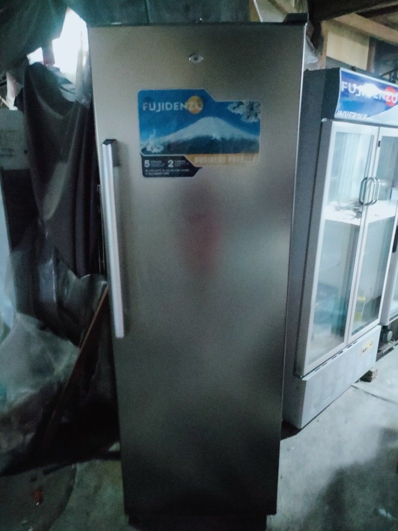 Fujidenzo upright freezer business freezer / please read the description, TV & Home Appliances
