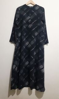 Gamis Hitam Abstrak