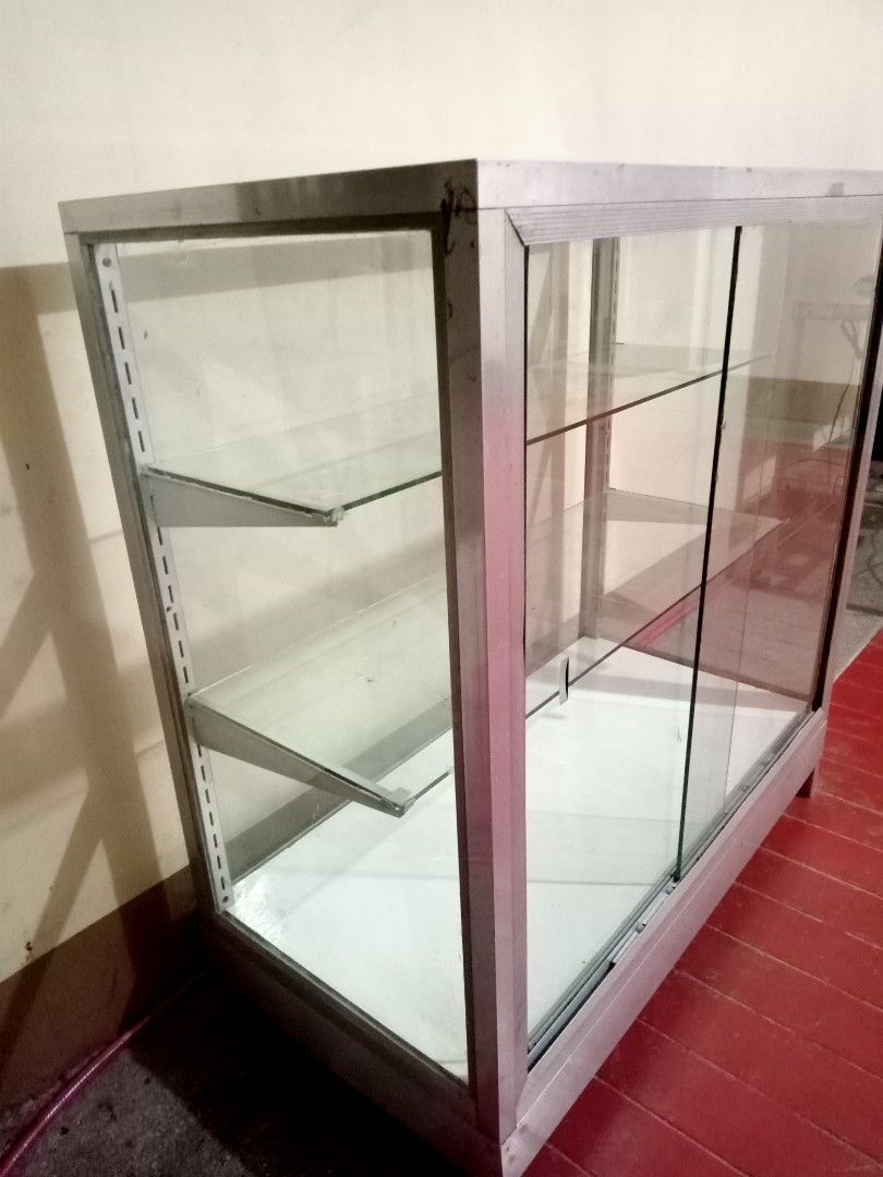 Glass Shelves/ Estante on Carousell