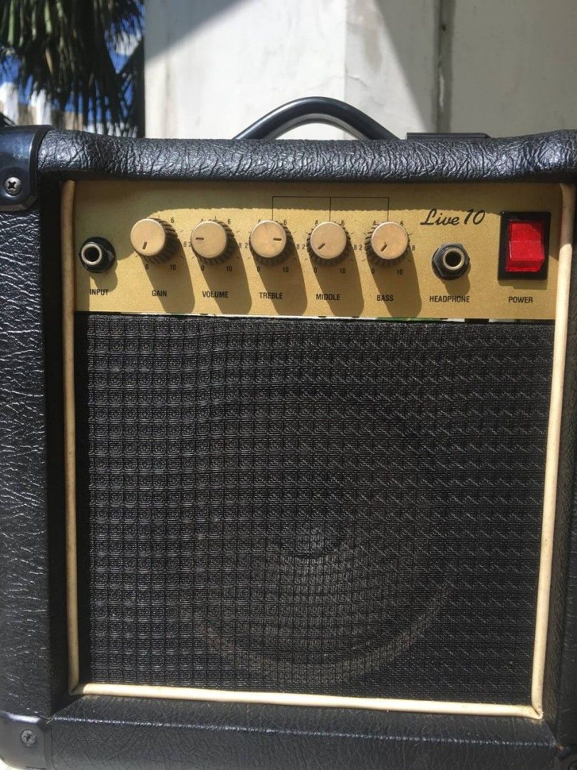 Guitar Amplifier 30 Watts Washburn Model Live 10 USA Amplifier